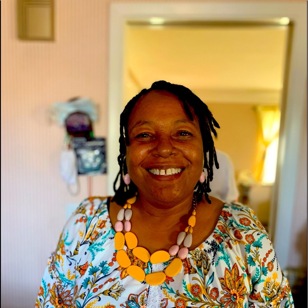 Meet your Posher, Monica